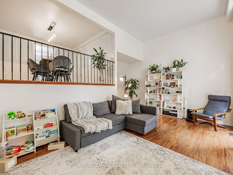 Photo 5 at 119 Wild Briar Way, Bayview Village, Toronto