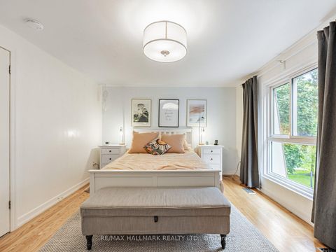 Photo 18 at 119 Wild Briar Way, Bayview Village, Toronto