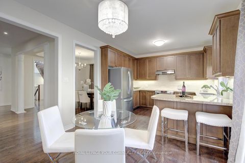 Photo 18 at 6 Halo Court, Patterson, Vaughan