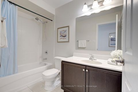 Photo 36 at 6 Halo Court, Patterson, Vaughan