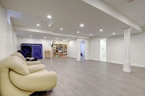 Photo 39 at 6 Halo Court, Patterson, Vaughan