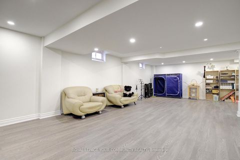 Photo 40 at 6 Halo Court, Patterson, Vaughan