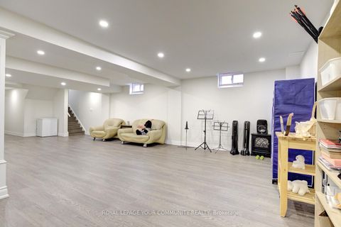 Photo 42 at 6 Halo Court, Patterson, Vaughan