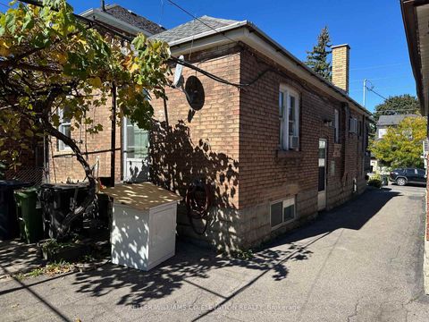 Photo 11 at 43 Belvidere Avenue, Oakwood Village, Toronto