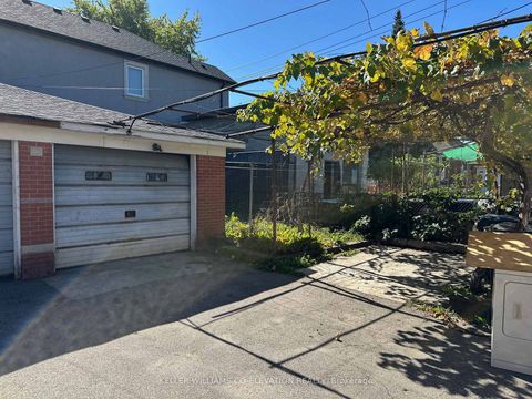 Photo 13 at 43 Belvidere Avenue, Oakwood Village, Toronto
