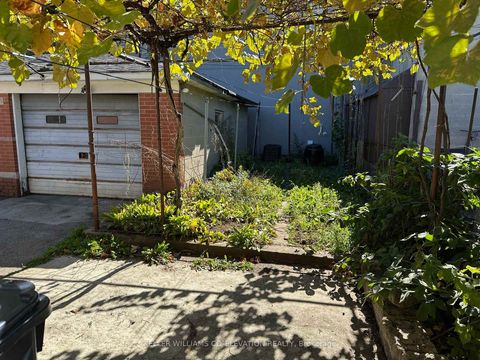 Photo 14 at 43 Belvidere Avenue, Oakwood Village, Toronto