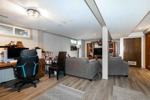 Photo 11 at 40 Jeavons Avenue, Birchmount, Toronto