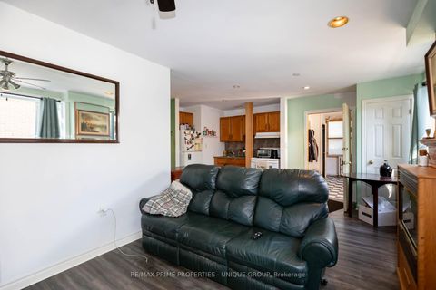 Photo 26 at 40 Jeavons Avenue, Birchmount, Toronto