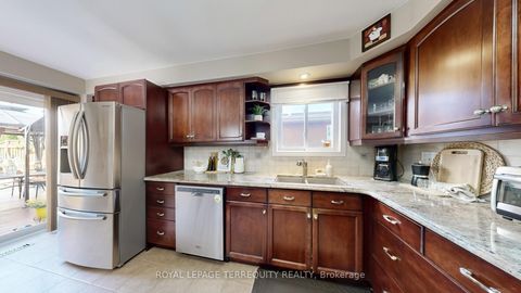 Photo 7 at 61 Jason Drive, Pringle Creek, Whitby