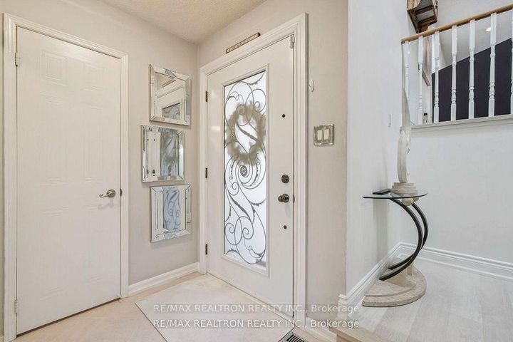Photo 5 at 117 Glen Crescent, Uplands, Vaughan