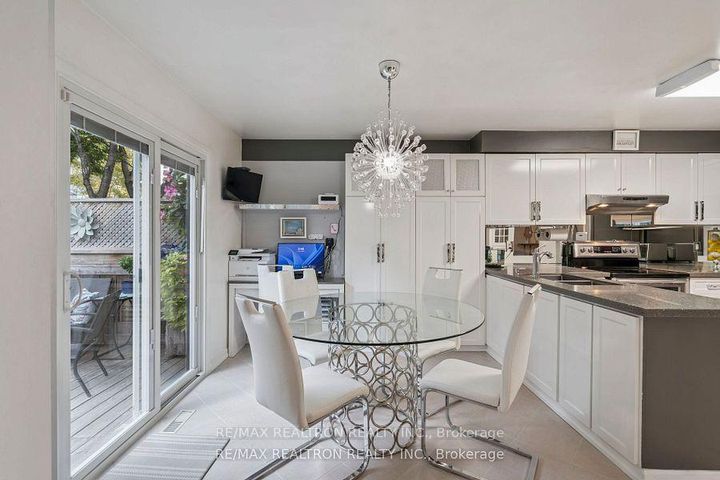 Photo 11 at 117 Glen Crescent, Uplands, Vaughan