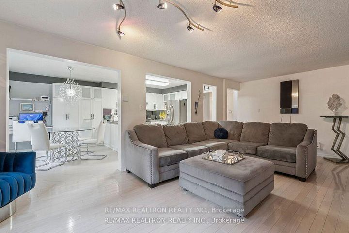 Photo 17 at 117 Glen Crescent, Uplands, Vaughan