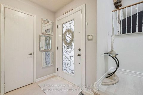 Photo 5 at 117 Glen Crescent, Uplands, Vaughan