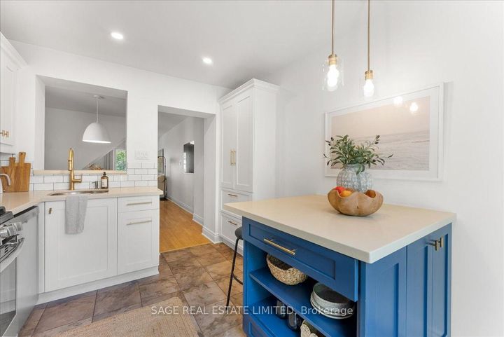 Photo 14 at 28 Pickering Street, Danforth, Toronto