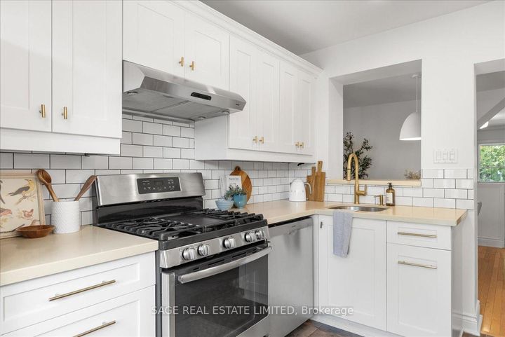 Photo 16 at 28 Pickering Street, Danforth, Toronto