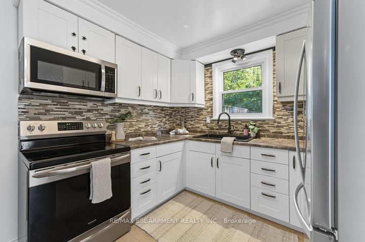 Photo 8 at 11 Beland Court, Glenview, Hamilton