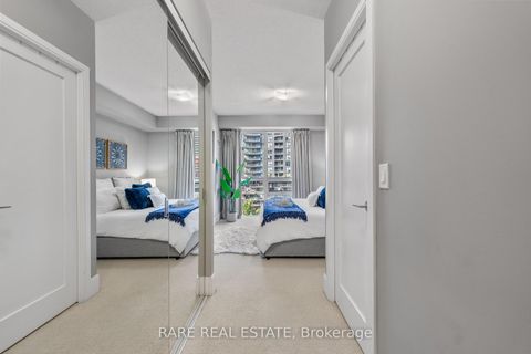 Photo 2 at 715 - 70 Roehampton Avenue, Mount Pleasant West, Toronto
