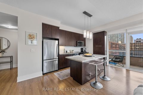 Photo 10 at 715 - 70 Roehampton Avenue, Mount Pleasant West, Toronto