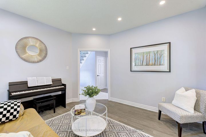 Photo 7 at 7129 Gillespie Lane, Meadowvale Village, Mississauga
