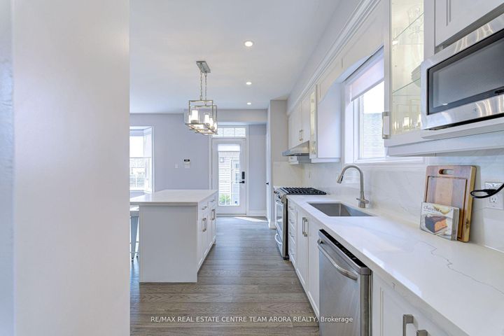 Photo 14 at 7129 Gillespie Lane, Meadowvale Village, Mississauga