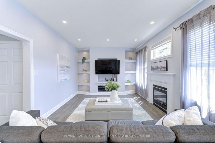 Photo 20 at 7129 Gillespie Lane, Meadowvale Village, Mississauga