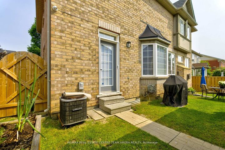 Photo 43 at 7129 Gillespie Lane, Meadowvale Village, Mississauga