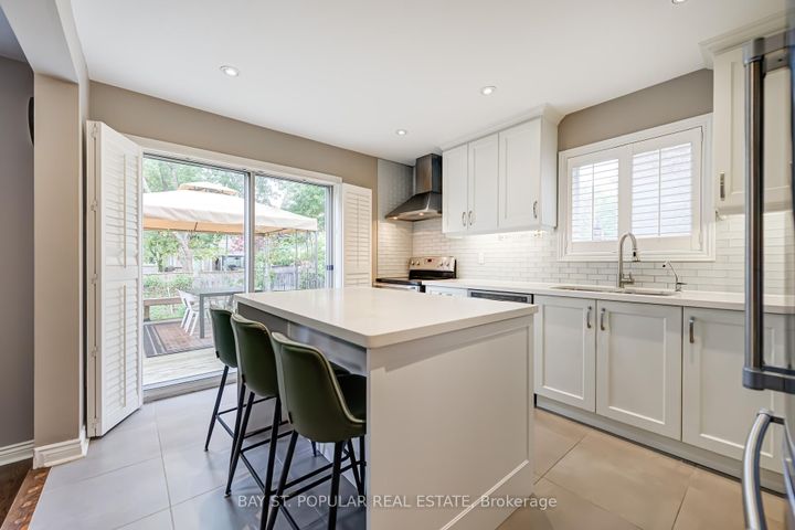 Photo 21 at 363 Pickering Crescent, College Manor, Newmarket
