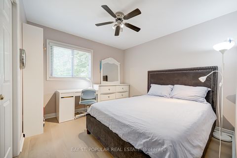 Photo 30 at 363 Pickering Crescent, College Manor, Newmarket
