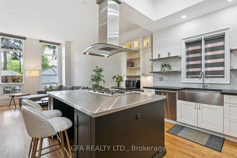 Photo 5 at 423 Manor Road E, Mount Pleasant East, Toronto