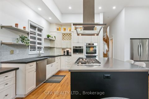 Photo 7 at 423 Manor Road E, Mount Pleasant East, Toronto