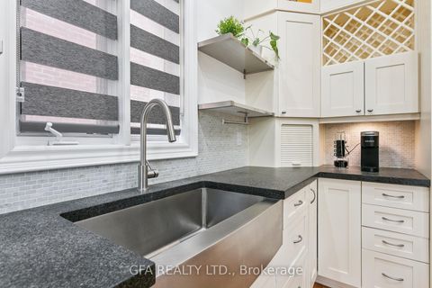 Photo 8 at 423 Manor Road E, Mount Pleasant East, Toronto