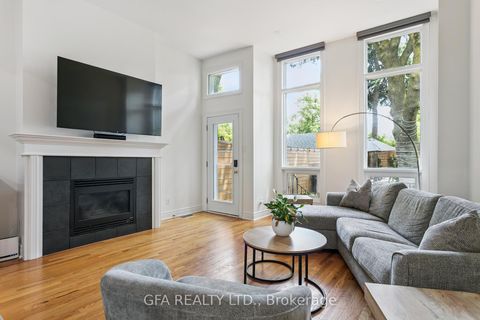 Photo 10 at 423 Manor Road E, Mount Pleasant East, Toronto
