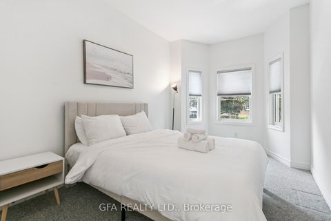 Photo 14 at 423 Manor Road E, Mount Pleasant East, Toronto