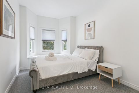Photo 15 at 423 Manor Road E, Mount Pleasant East, Toronto