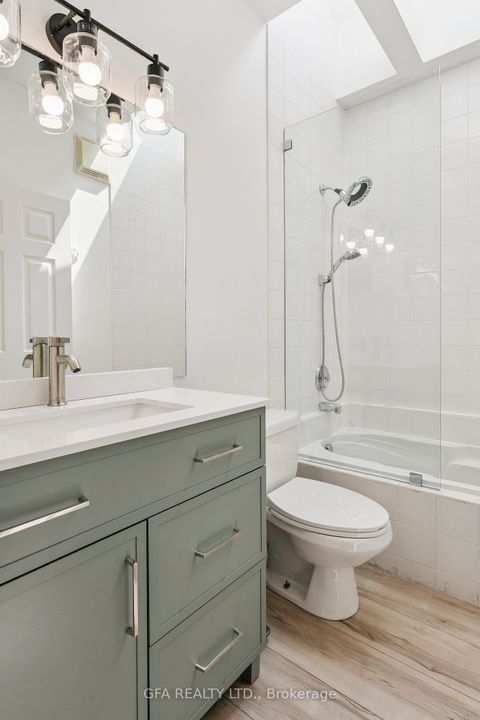 Photo 18 at 423 Manor Road E, Mount Pleasant East, Toronto