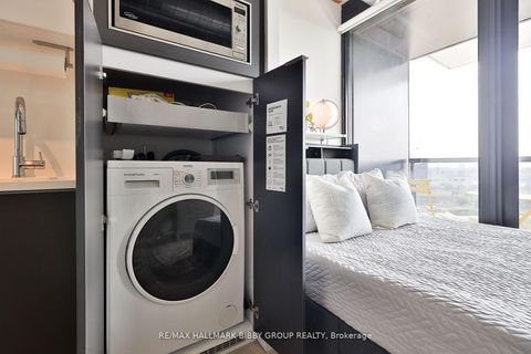 Photo 7 at 614 - 170 Bayview Avenue, Waterfront Communities C8, Toronto