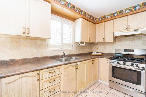 Photo 5 at 230 Mary Anne Drive, Painswick North, Barrie