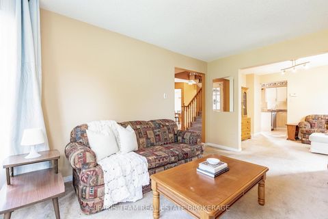 Photo 13 at 230 Mary Anne Drive, Painswick North, Barrie