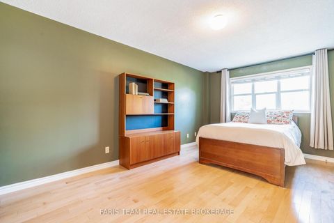 Photo 19 at 230 Mary Anne Drive, Painswick North, Barrie