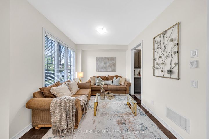 Photo 3 at 86 Saint Dennis Road, Wellington North, Brampton