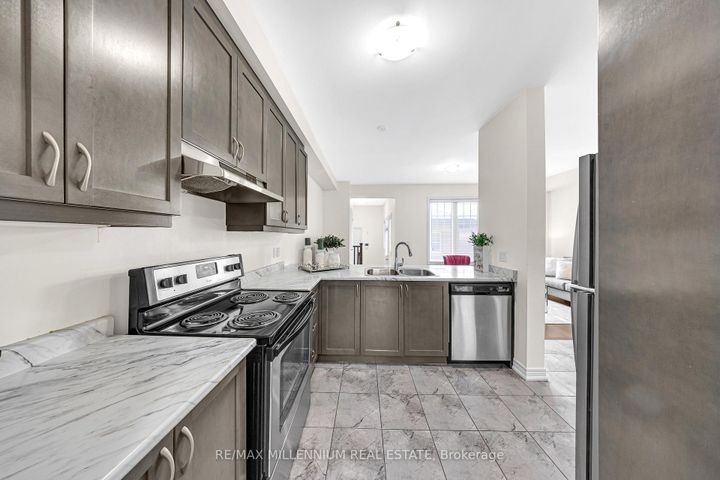Photo 8 at 86 Saint Dennis Road, Wellington North, Brampton