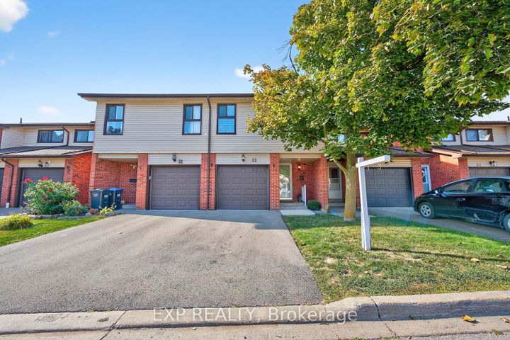 Photo 3 at 32 Collins Crescent, Brampton North, Brampton