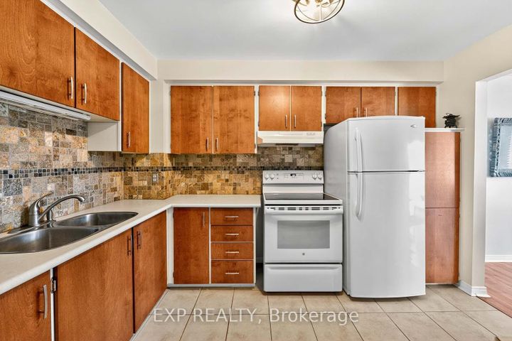 Photo 17 at 32 Collins Crescent, Brampton North, Brampton
