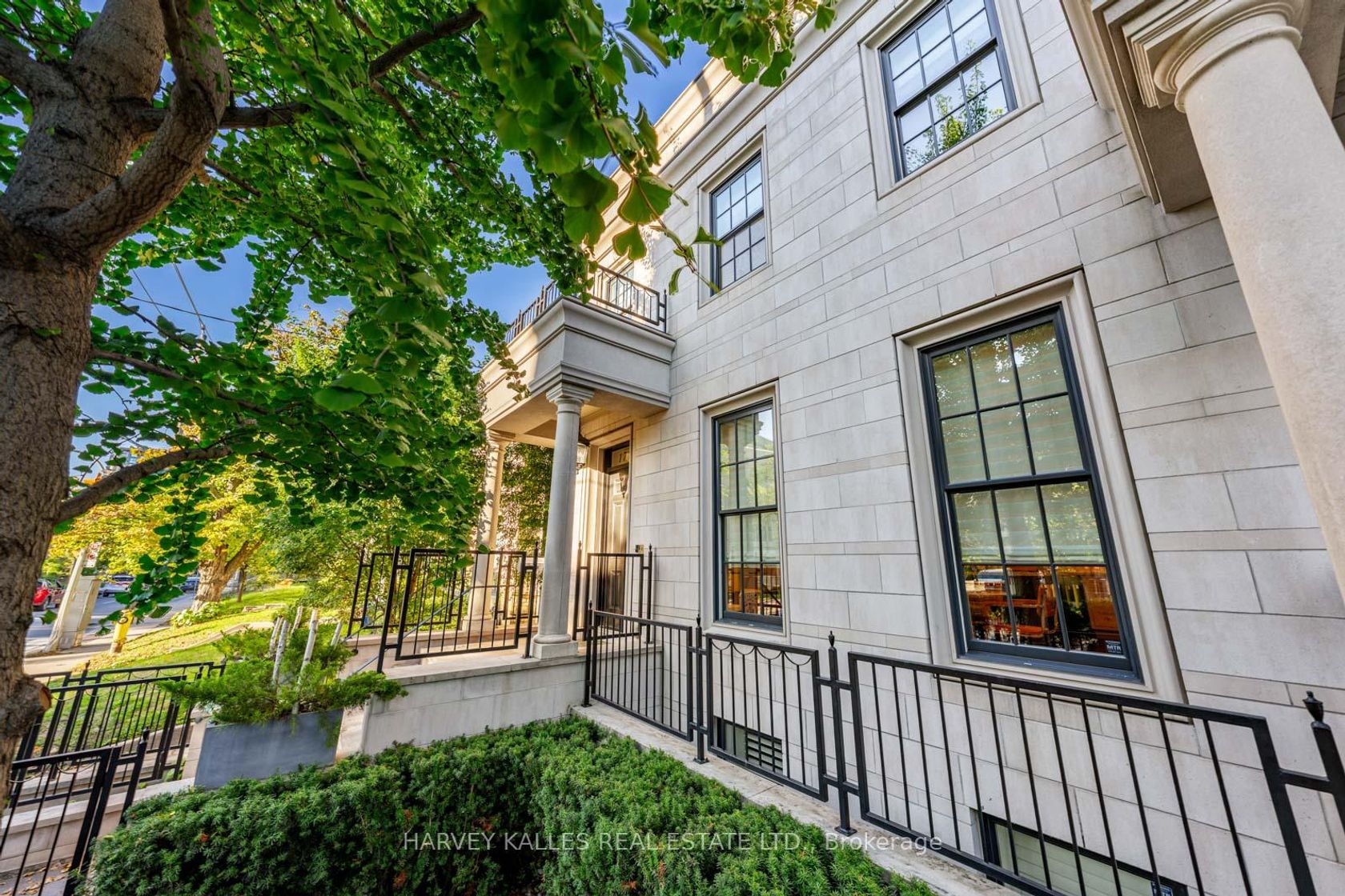 1717B Bathurst Street, Forest Hill South, Toronto 