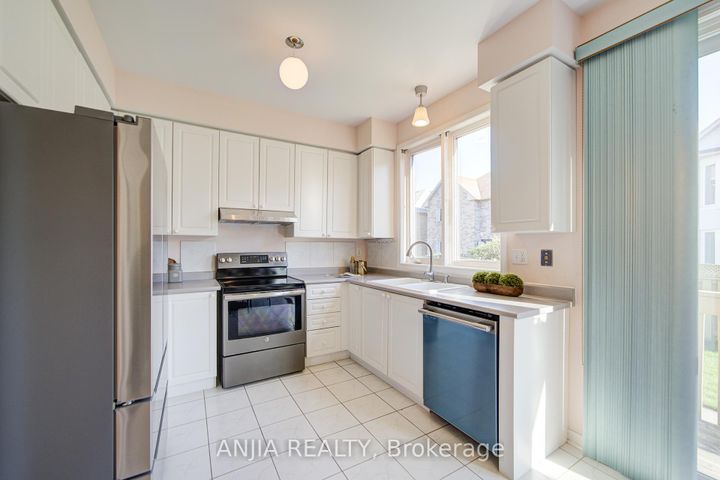 Photo 16 at 131 Winston Castle Drive, Berczy, Markham