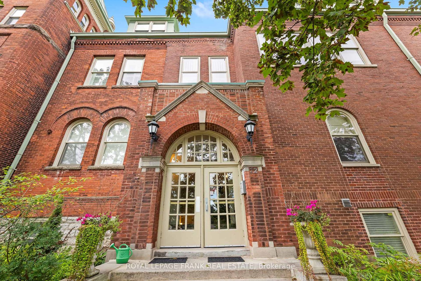 202 - 72 Pine Street, Port Hope 