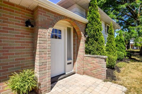Photo 1 at 32 Lonsdale Place, Grove East, Barrie