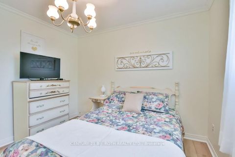 Photo 7 at 32 Lonsdale Place, Grove East, Barrie