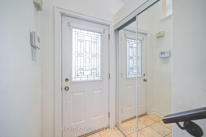 Photo 2 at 24 - 1008 ON BOGART Circle, College Manor, Newmarket