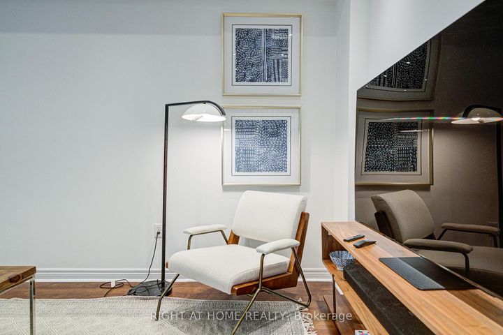 Photo 19 at 24 - 1008 ON BOGART Circle, College Manor, Newmarket